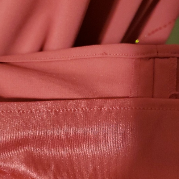 Gown - Picture 5 of 8